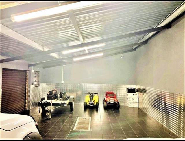 4 BEDROOM HOUSE FOR SALE IN MULBARTON